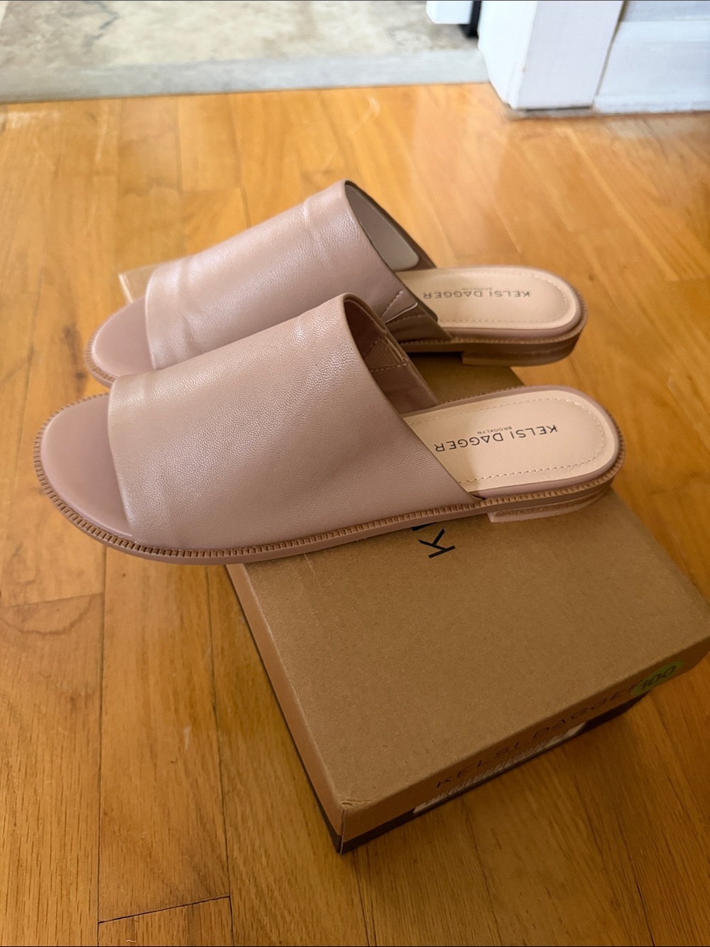Kelsi Dagger Women's Nude blush leather Ruthie Slide Sandals - 7.5
